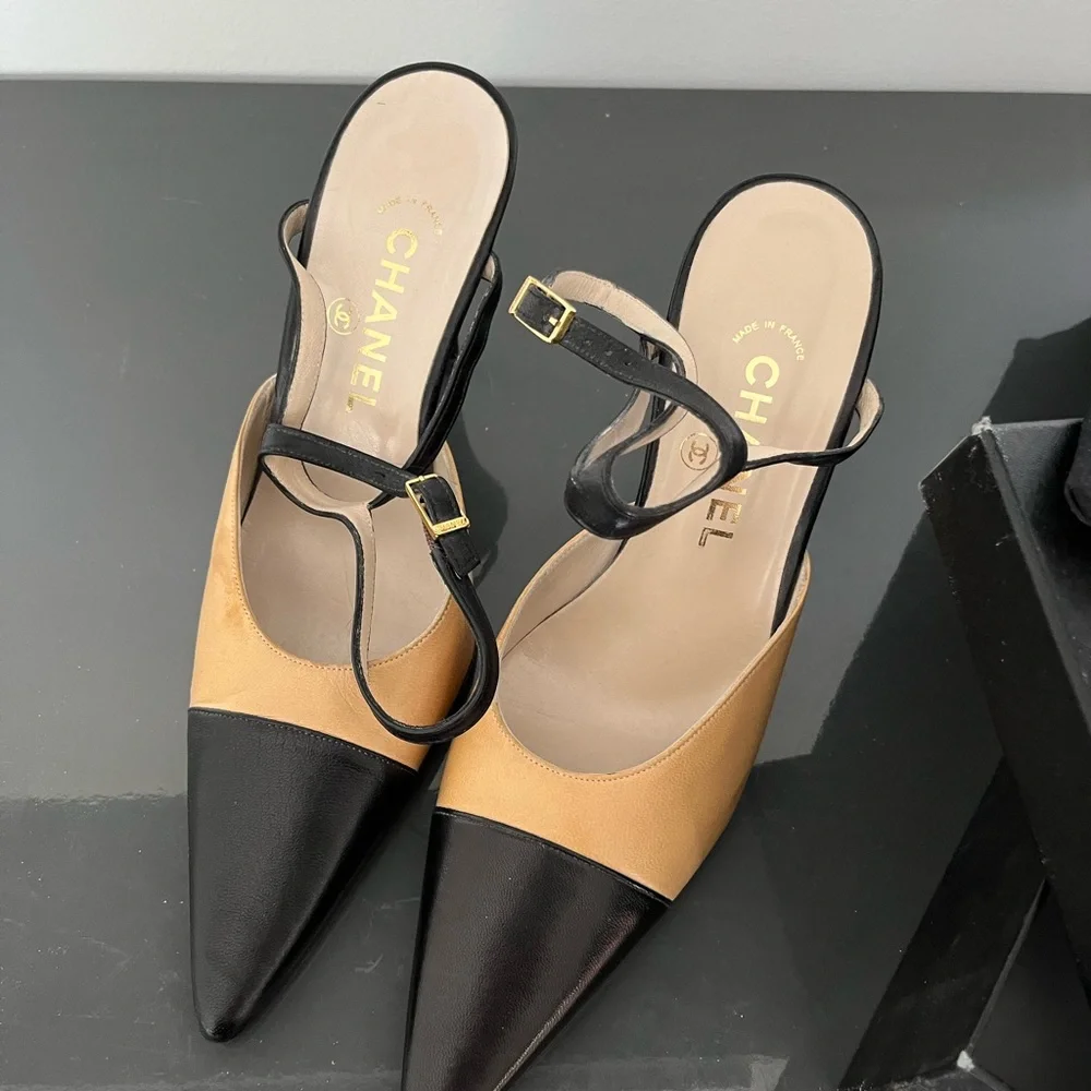 CHANEL Two-Tone Black and Mustard Yellow Slingback Heels - Picture 2 of 6